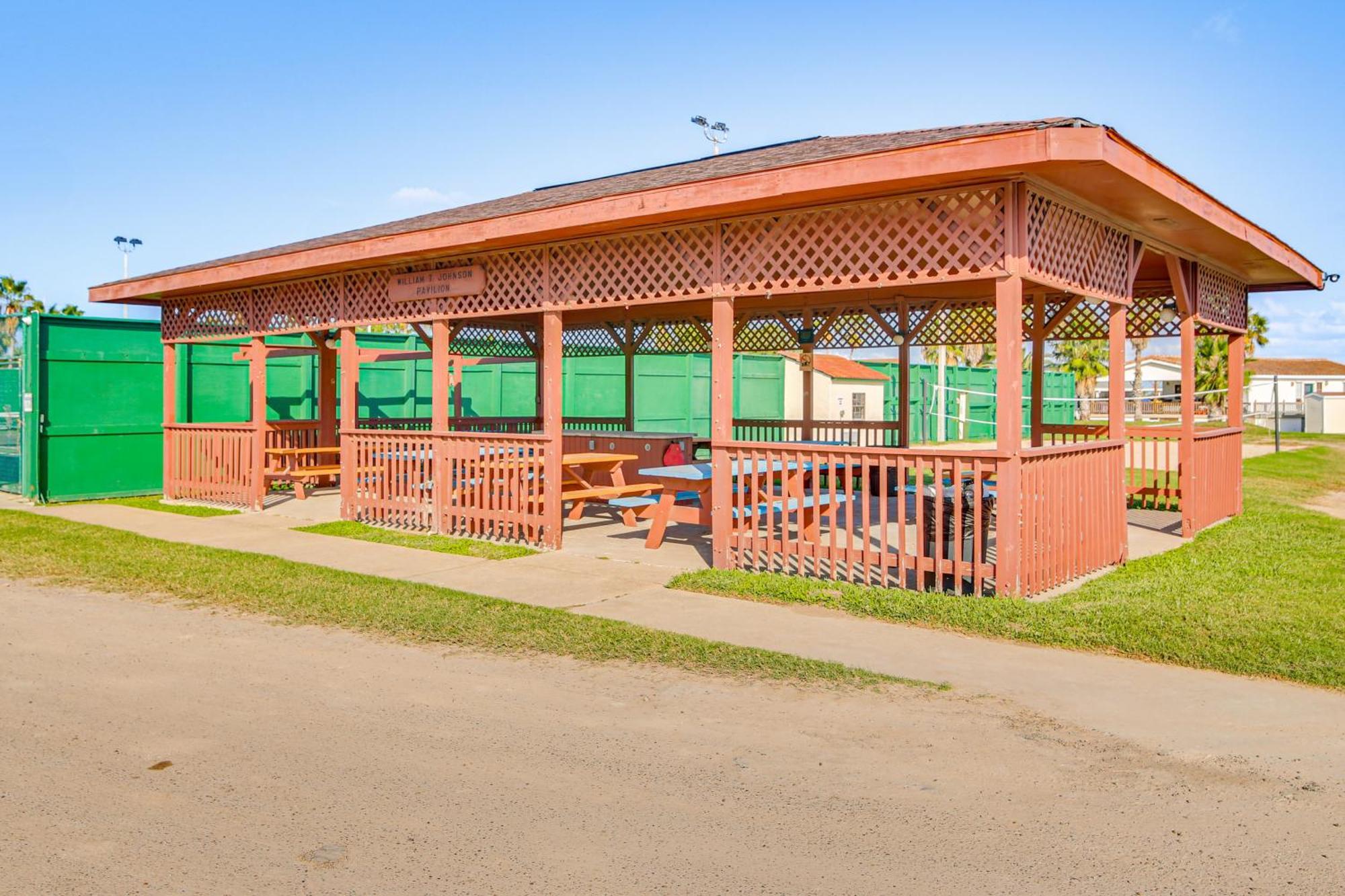 Cozy Waterfront Port Isabel Cottage With Deck! 外观 照片